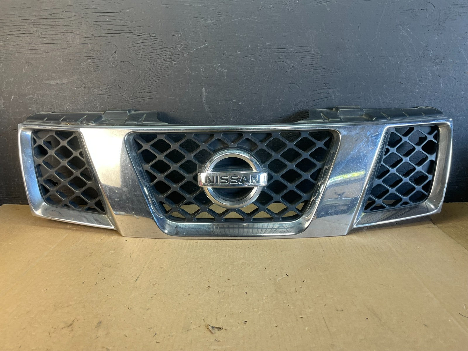 2005 2006 2007 Nissan Pathfinder Chrome Front Upper Grill Grille AD5724 DW0