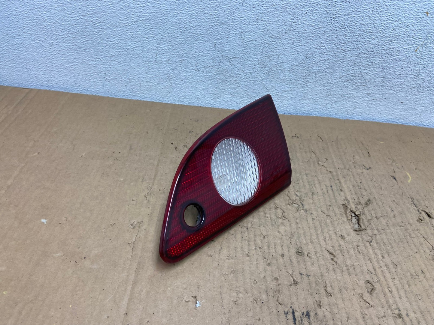 2001 2002 Toyota Corolla Right Passenger RH Side Inner Tail light AD2516 LK2