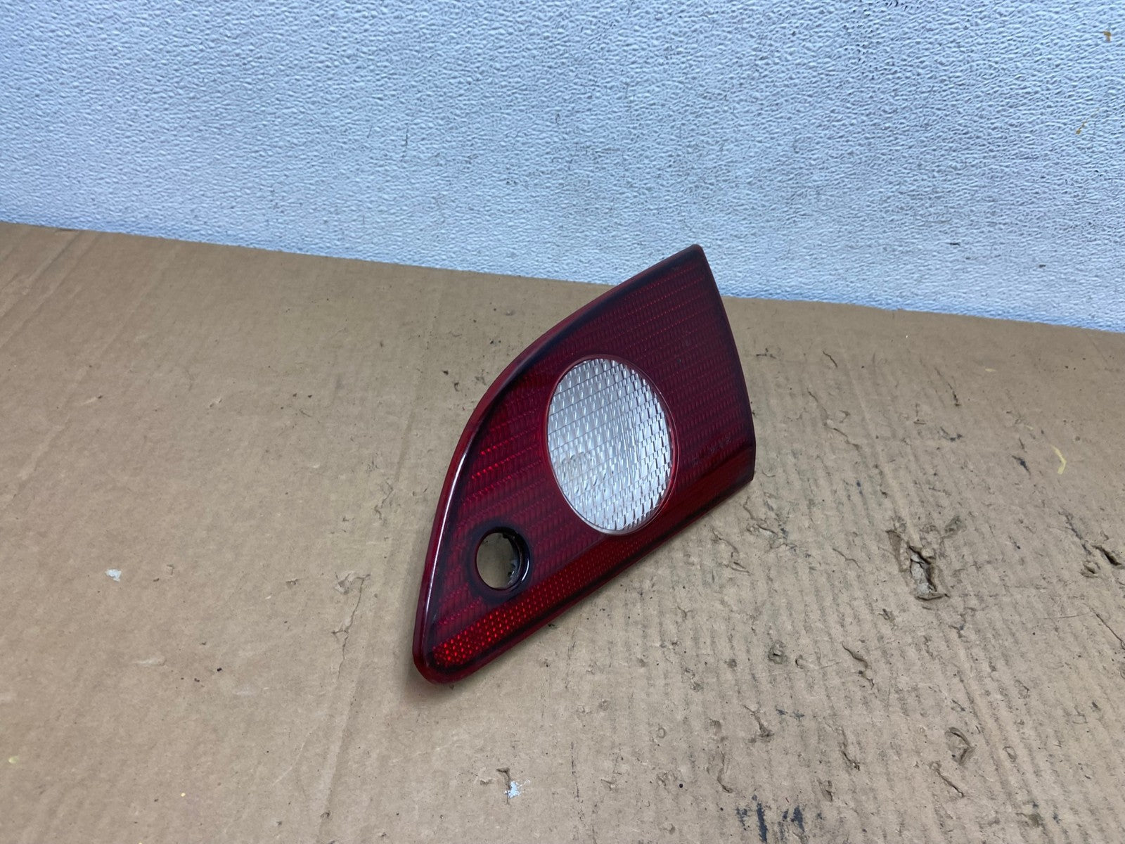2001 2002 Toyota Corolla Right Passenger RH Side Inner Tail light AD2516 LK2