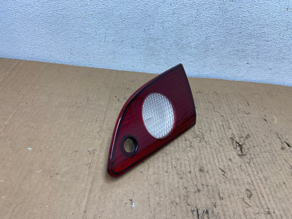 2001 2002 Toyota Corolla Right Passenger RH Side Inner Tail light AD2516 LK2