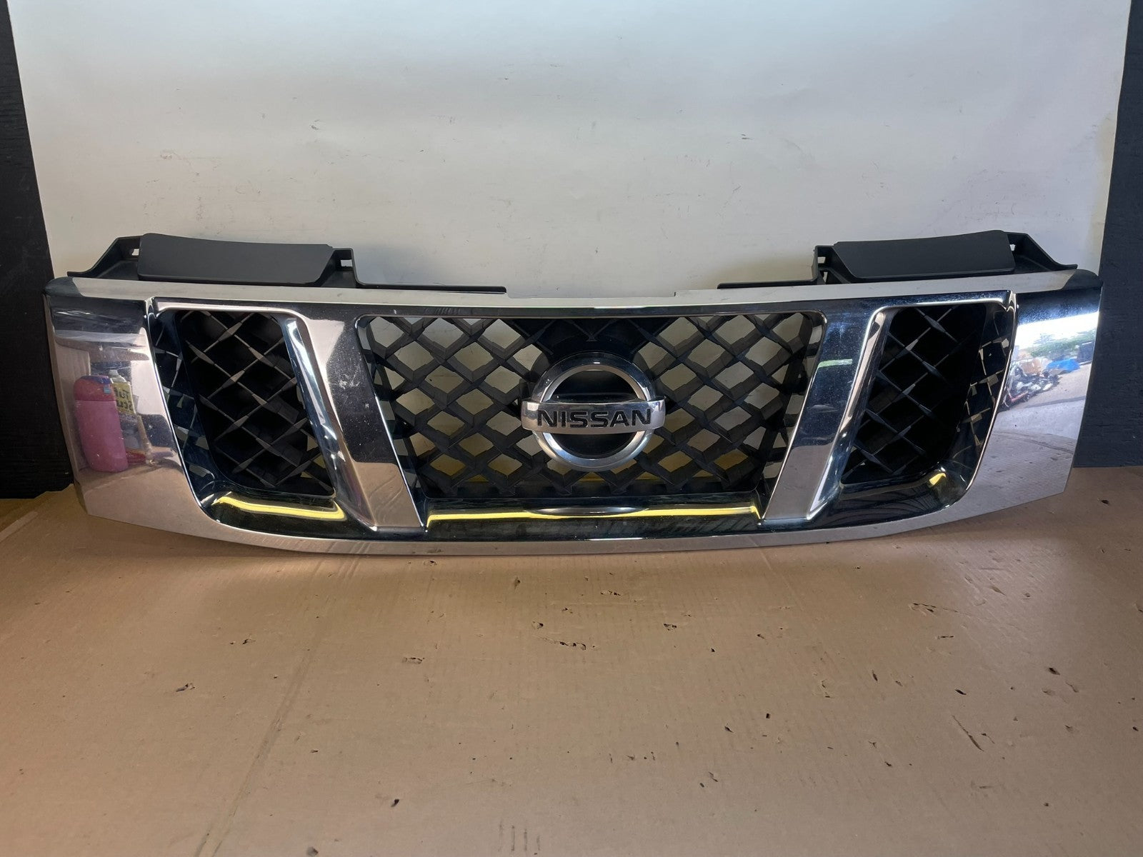 2009 to 2014 Nissan Titan Armada Front Upper Grill Grille AG7706 DG0