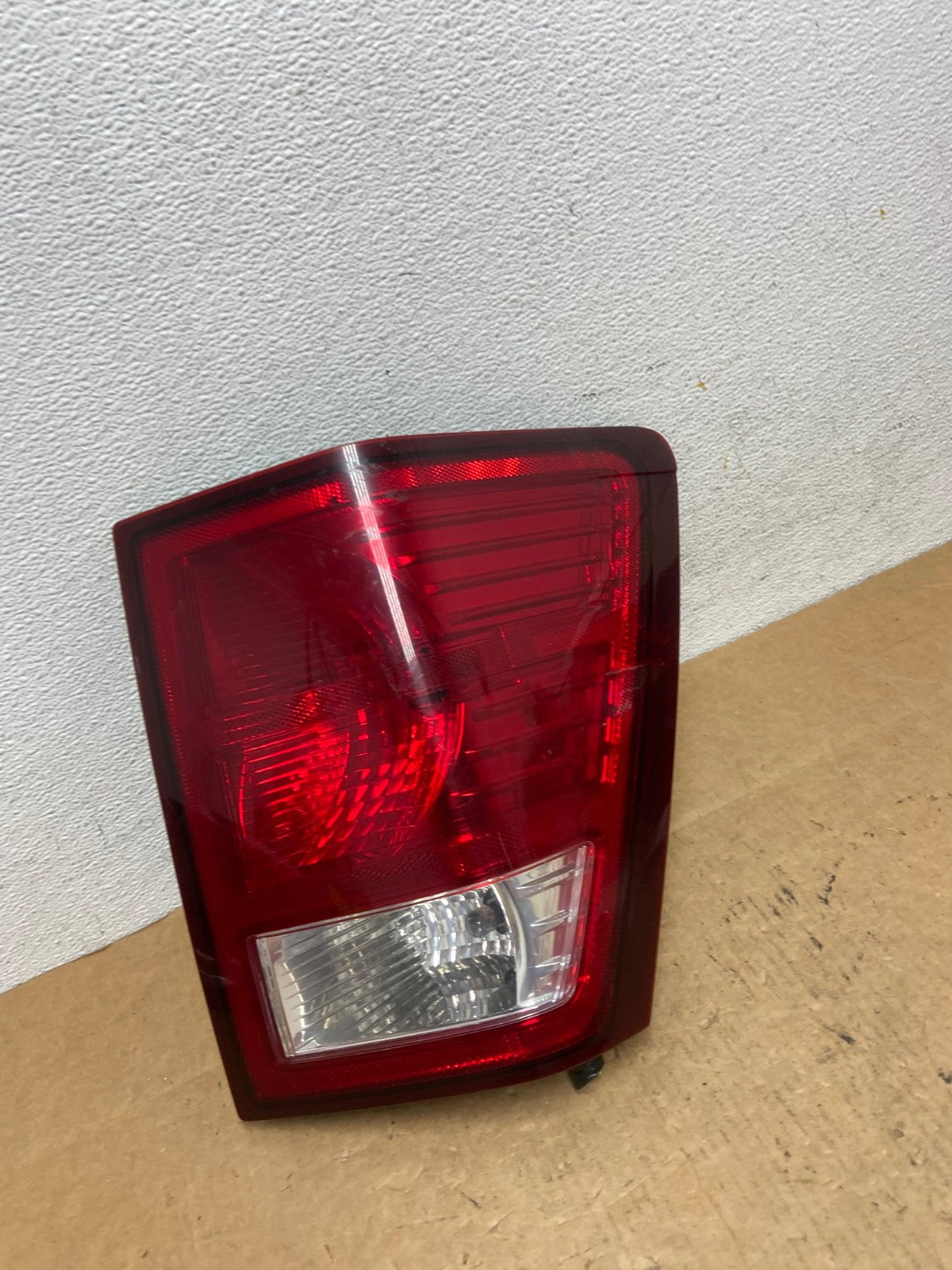 2007 to 2010 Jeep Grand Cherokee Right Passenger Tail Light AD4748 LK2