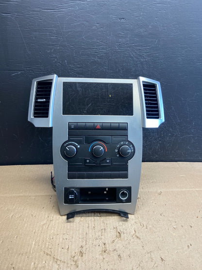 2008 2009 2010 Jeep Commander Grand Cherokee A/C Climate Control Bezel ac9237 DG0