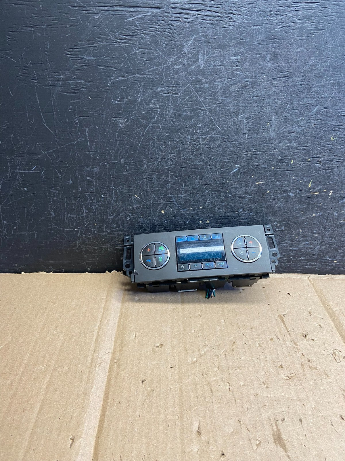 2007 to 2011 Cadillac Escalade AC Heater Climate Control Panel ai2716 DG0