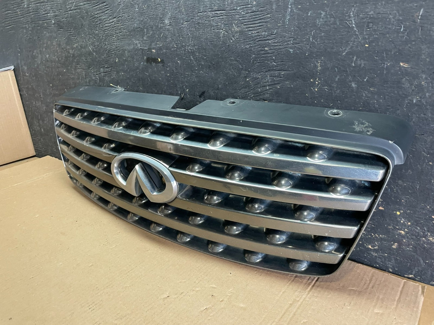 2003 2004 2005 Infiniti FX35 Grill Grille W/ Emblem Oem AA1904 DG2