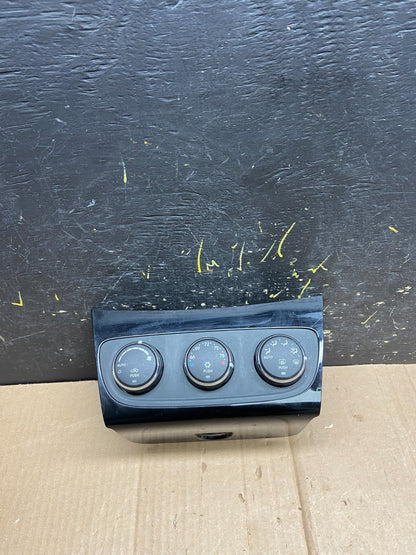 2011 - 2014 Chrysler 200 Heater AC Climate Switch Temperature Control aa4784 DG0