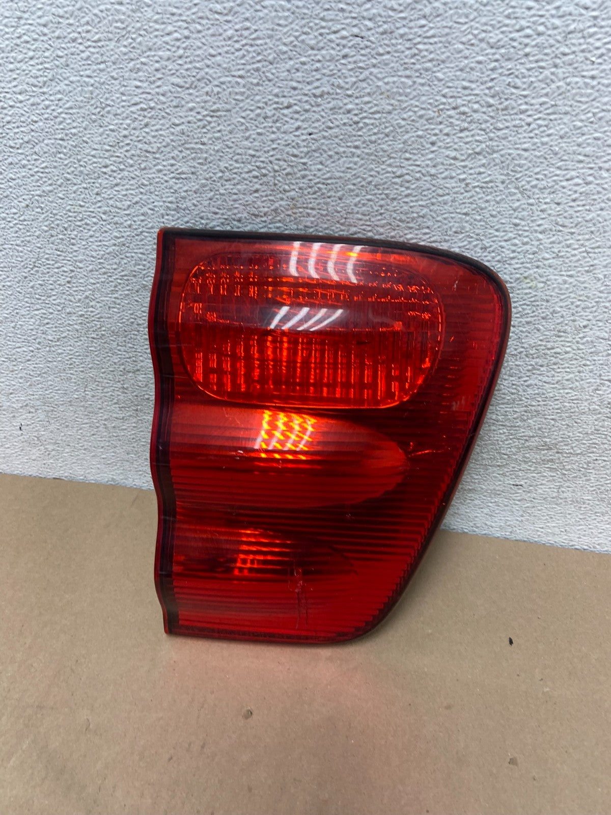 2001- 2004 Toyota Sequoia Driver Left Side Tail light Inner AG6606 DW0