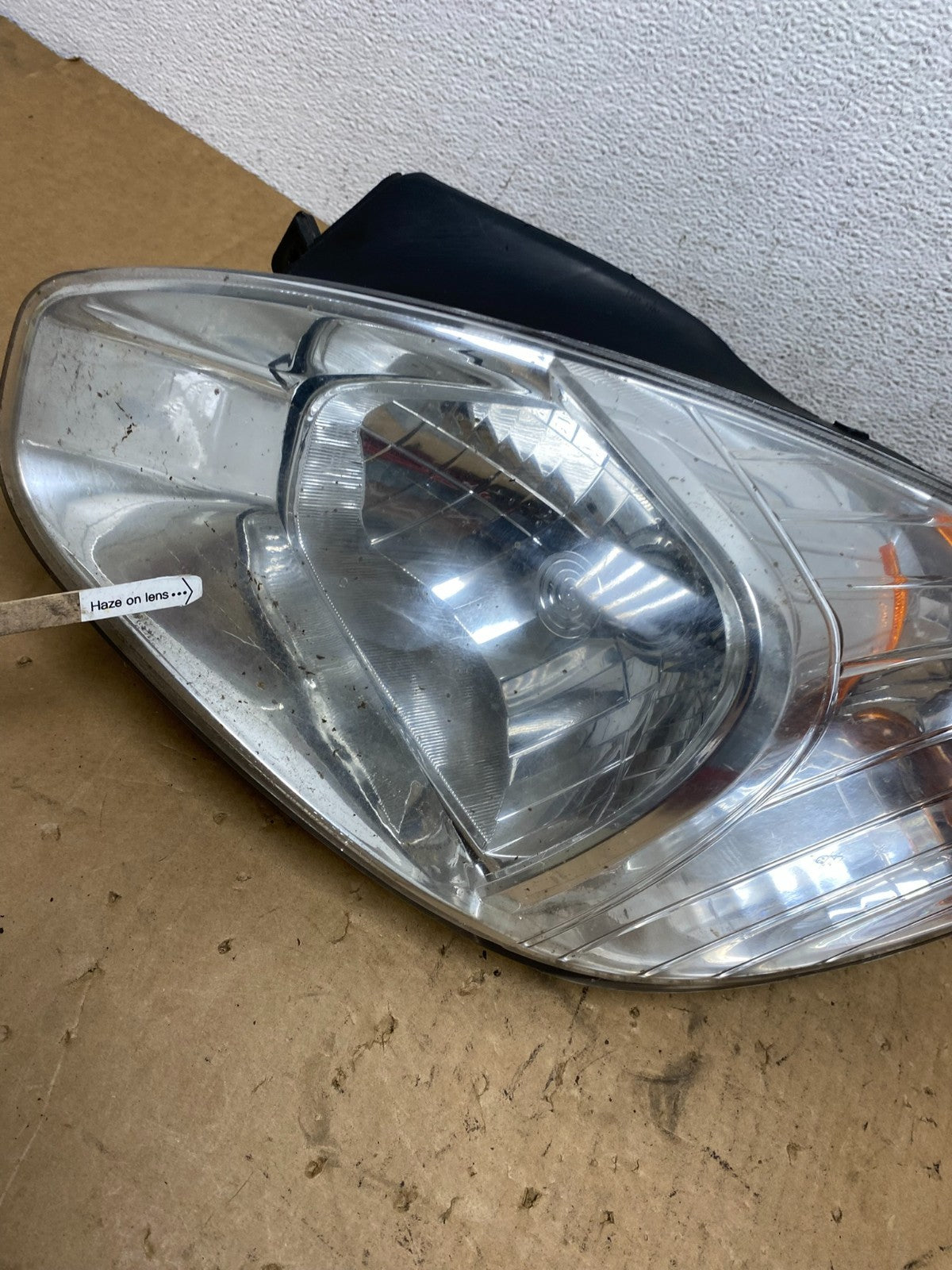2006 to 2011 Hyundai Accent Sedan Left Driver LH Halogen Headlight AD3175 DW4