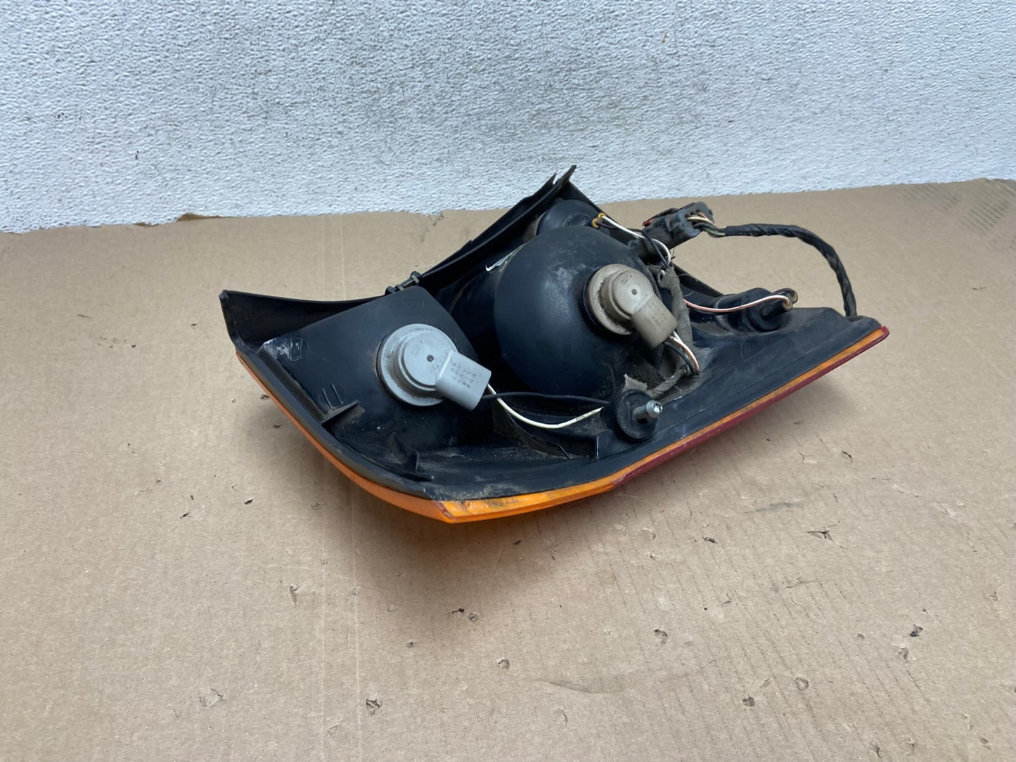2004 to 2006 Chrysler Pacifica Right Passenger Rh Side Tail Light AG6870 LK4