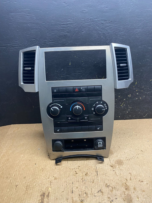 2008 2009 2010 Jeep Commander Grand Cherokee A/C Climate Control Bezel Z7313 DG0