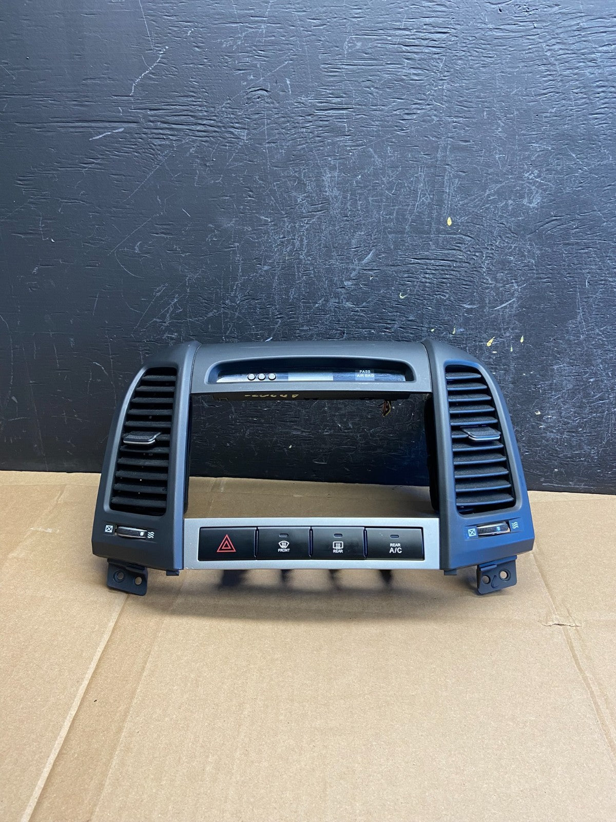 2007 to 2009 Hyundai Santa Fe Center Dashboard Radio Bezel Trim AD2037 DG0