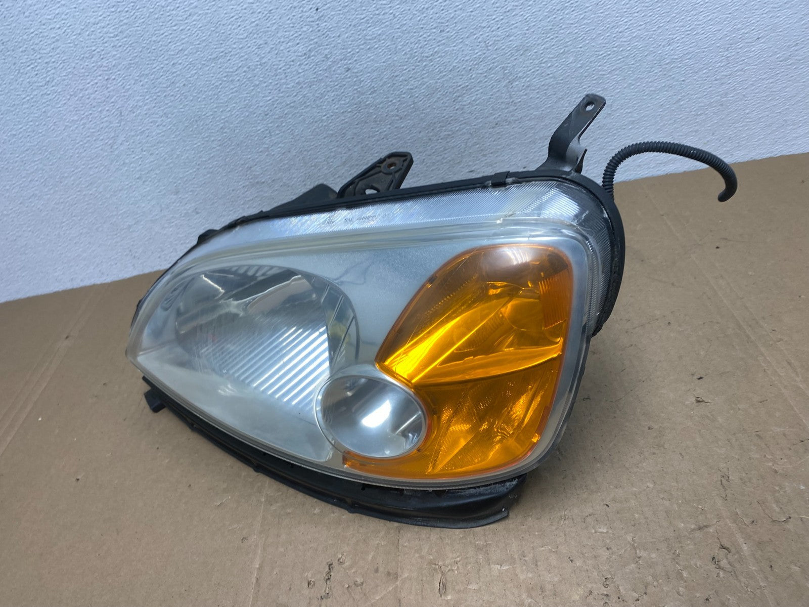 2001 - 2003 Honda Civic Coupe Headlight Halogen Left Driver LH AC5863 DW1