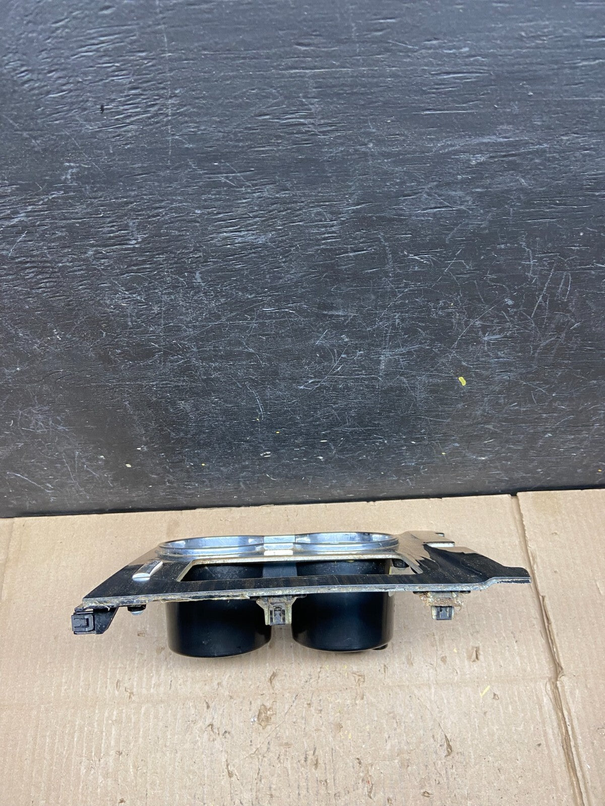 2007 to 2014 Lincoln Navigator Center Console Cup Holder L6828 PS4