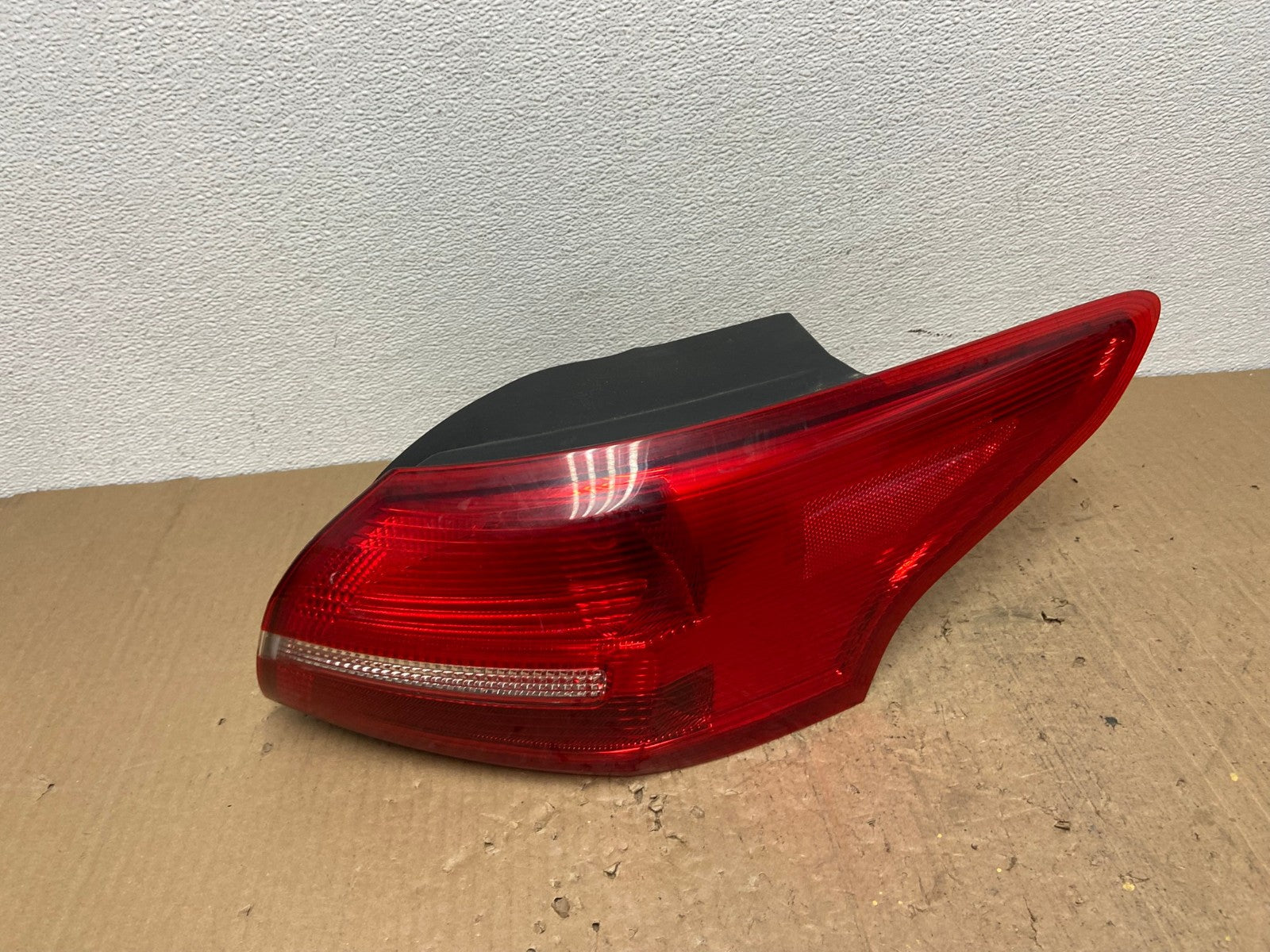 2015-2018 Ford Focus Sedan Tail Light Right Side Passenger Oem AB9597 LK0