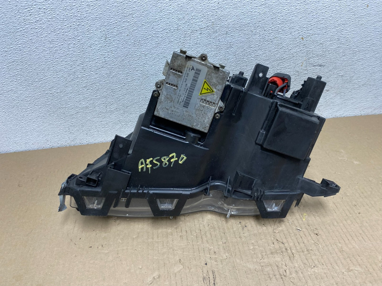 2002 - 2005 BMW 3 E46 Sedan Right Passenger RH Xenon HID Headlight AF5870 DW7