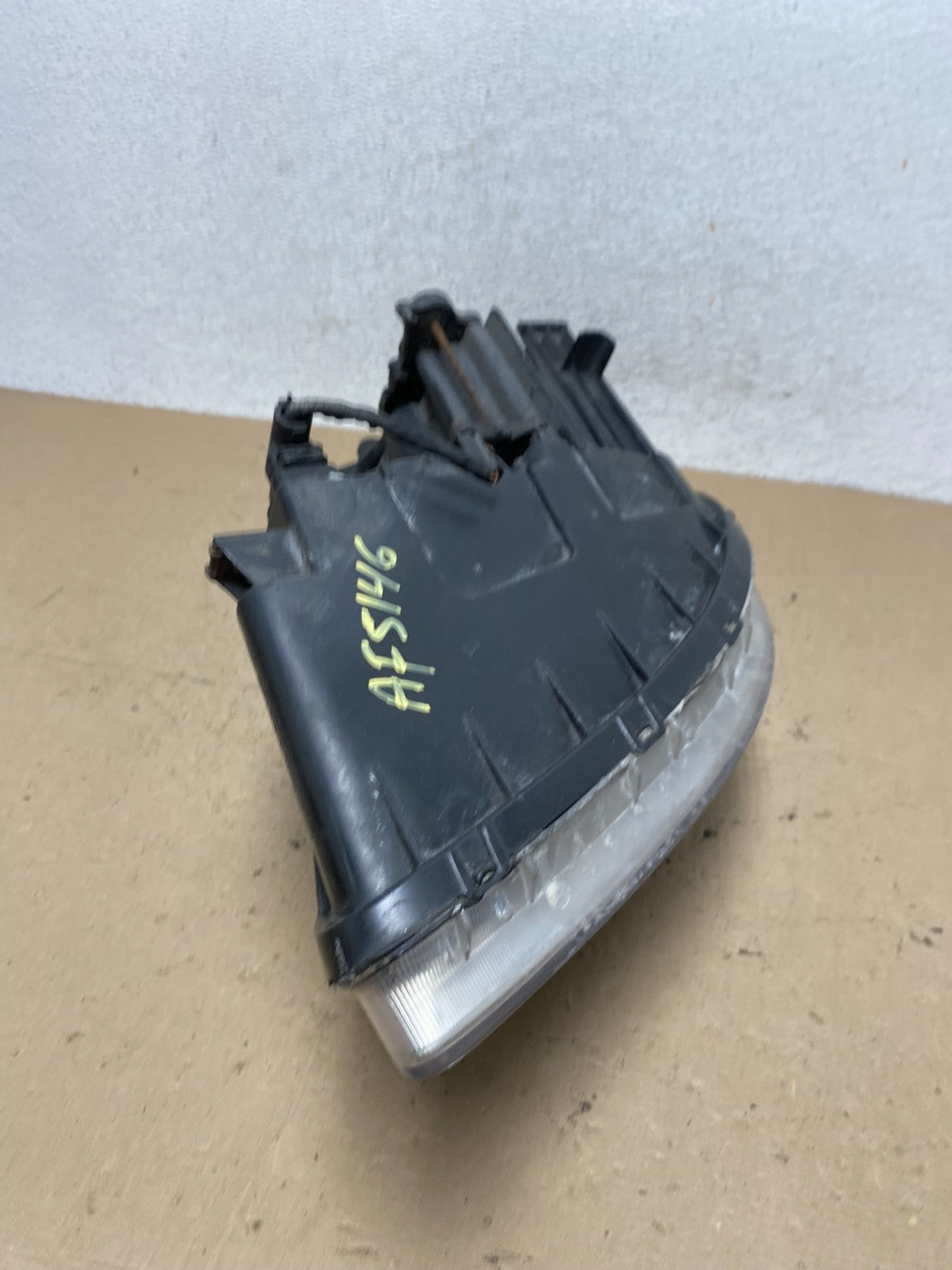 2007 to 2012 Hyundai Veracruz Right Passenger RH Headlight Halogen AF5146 DW8