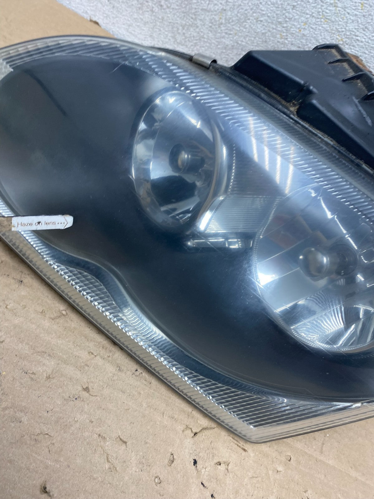2004 to 2006 Chrysler Pacifica Headlight Left Driver LH Halogen AI0890 DW4