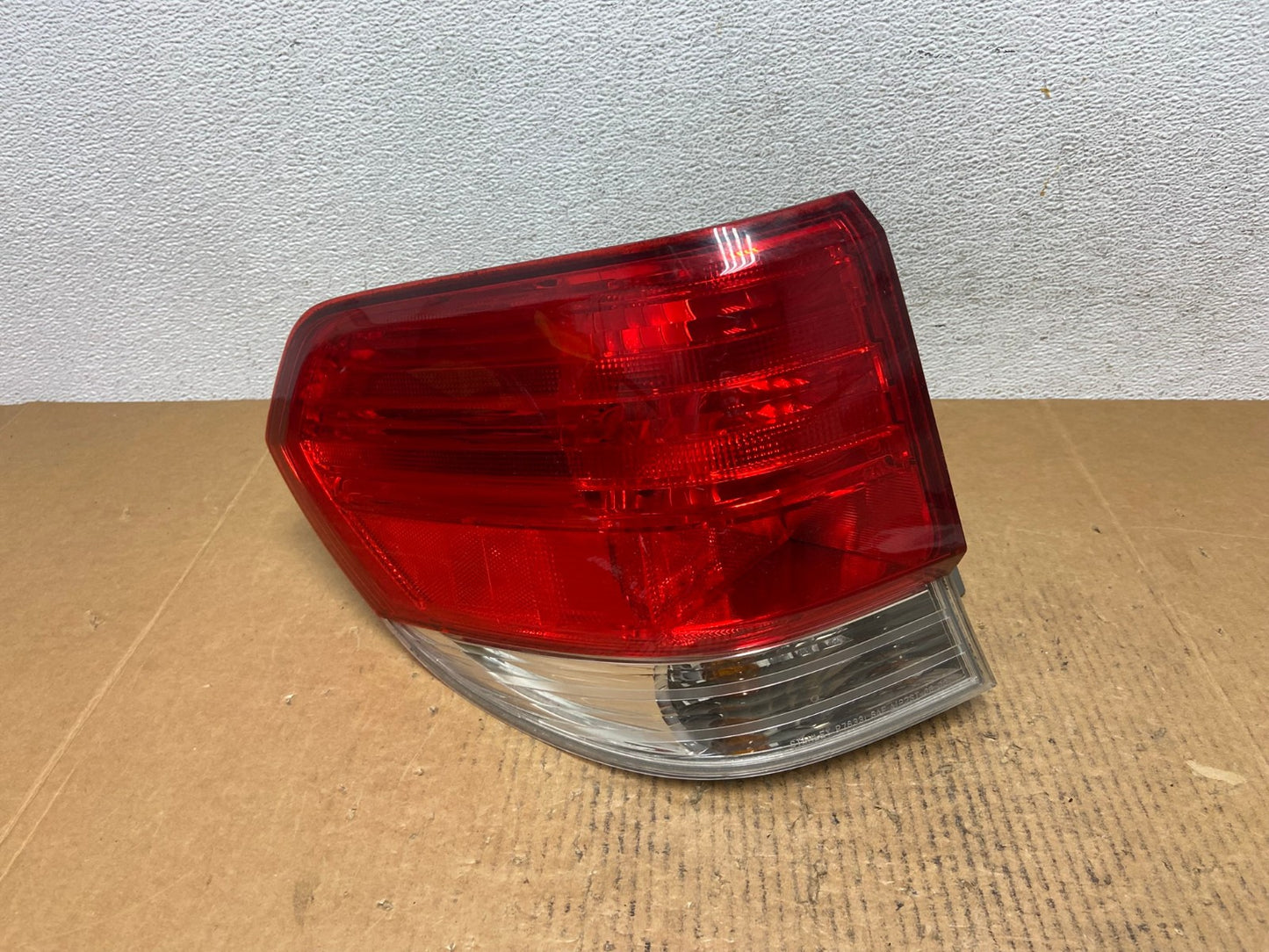 2008 2009 2010 Honda Odyssey Left Driver LH Side Tail Light AE0232 LK0
