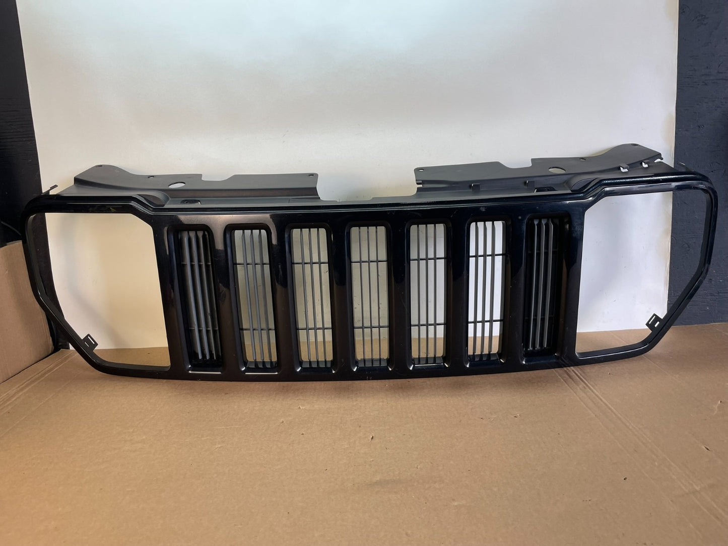 2008 2009 2010 2011 2012 Jeep Liberty Front Upper Grill Grille AG2835 DW0