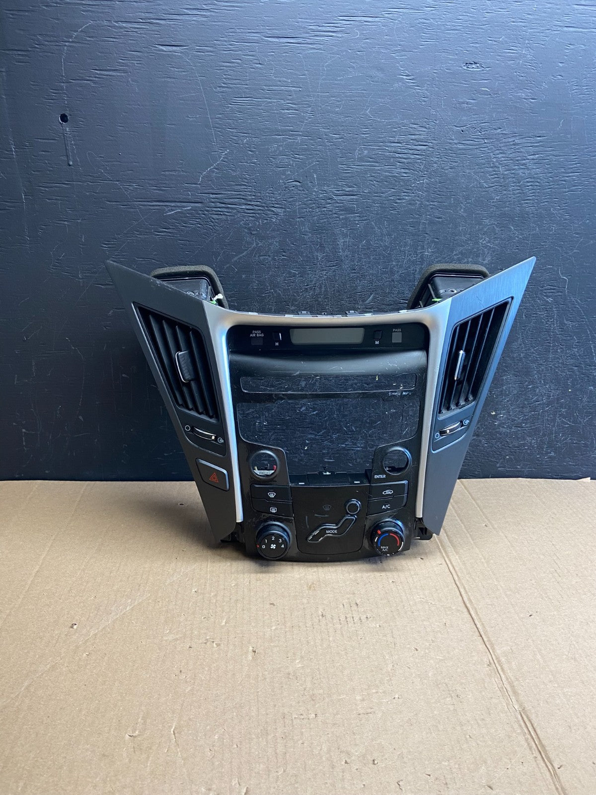 2011 - 2014 Hyundai Sonata Center Radio Climate Control Air Vent Bezel AE4414 DG0