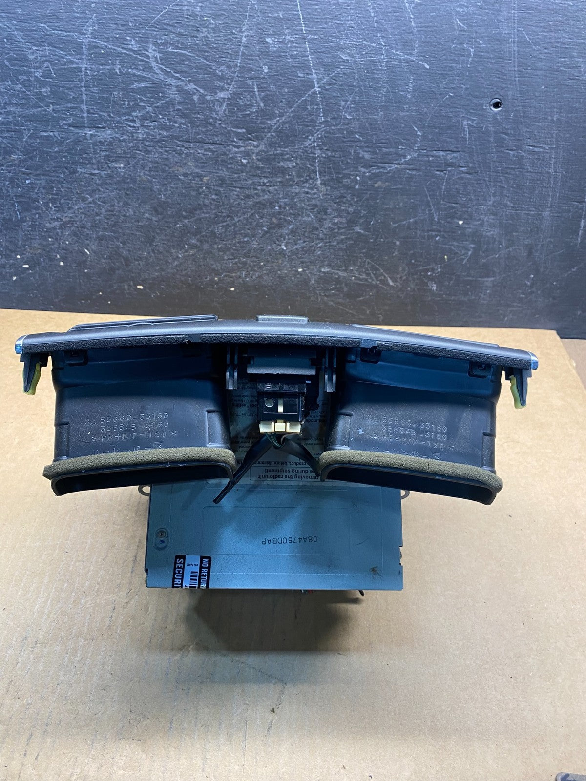 2004 to 2006 Lexus ES330 Es300 Radio Receiver Tape CD Air Vent ah4986 DG3