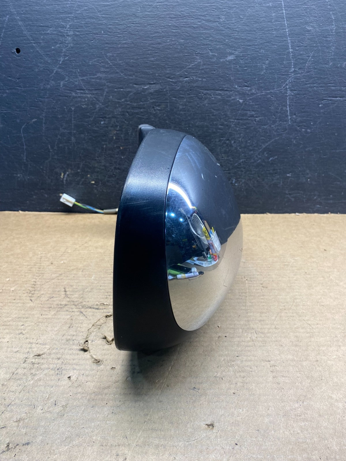 2001 to 2006 Toyota Sequoia Right Passenger RH View Door Mirror AD9932 DW10