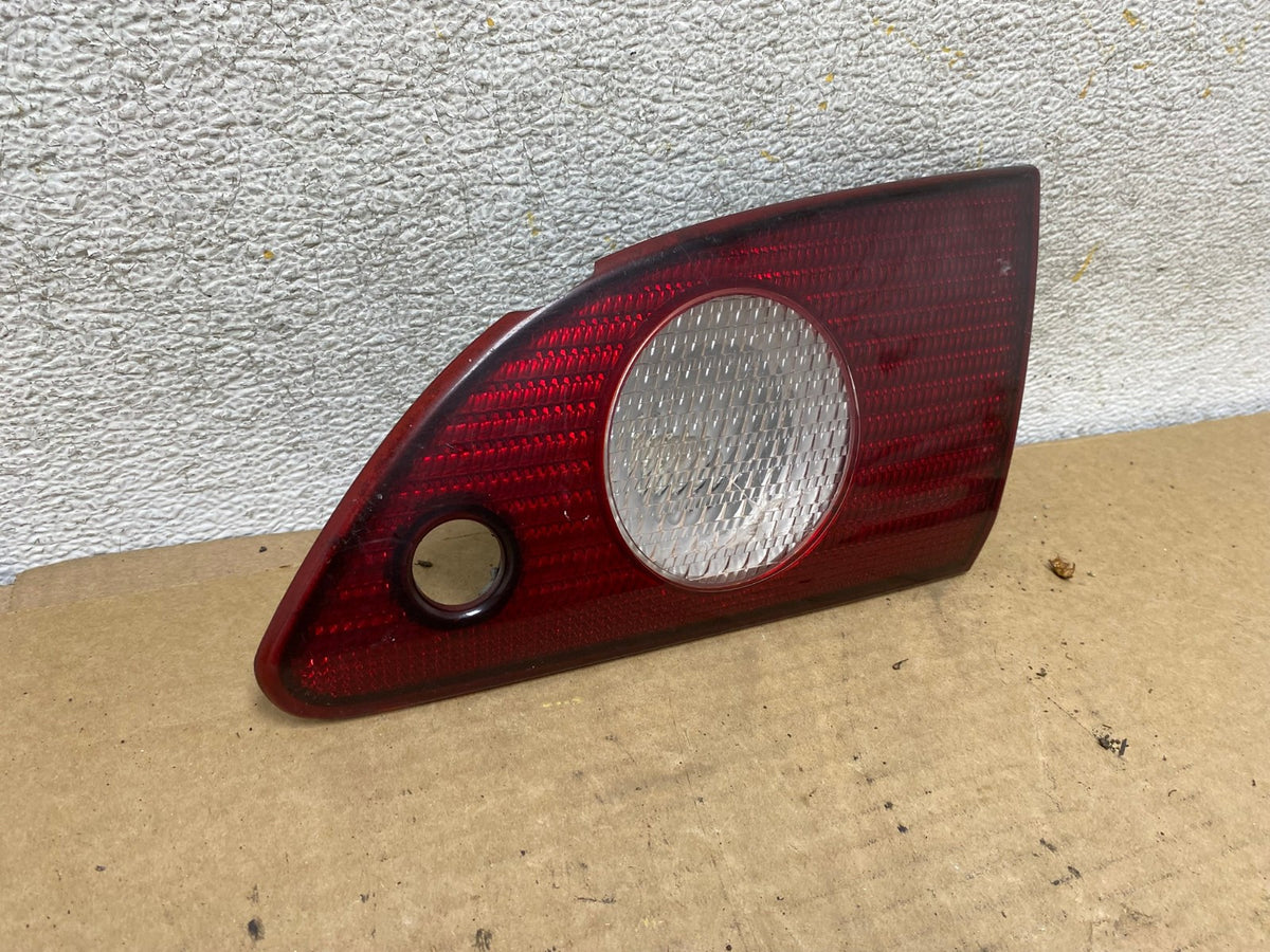 2001 2002 Toyota Corolla Right Passenger RH Side Inner Tail light AH7964 LK1