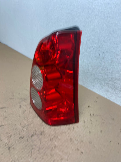 2005 2006 Mazda Tribute Right Passenger Rh Tail Light AE8884 LK1