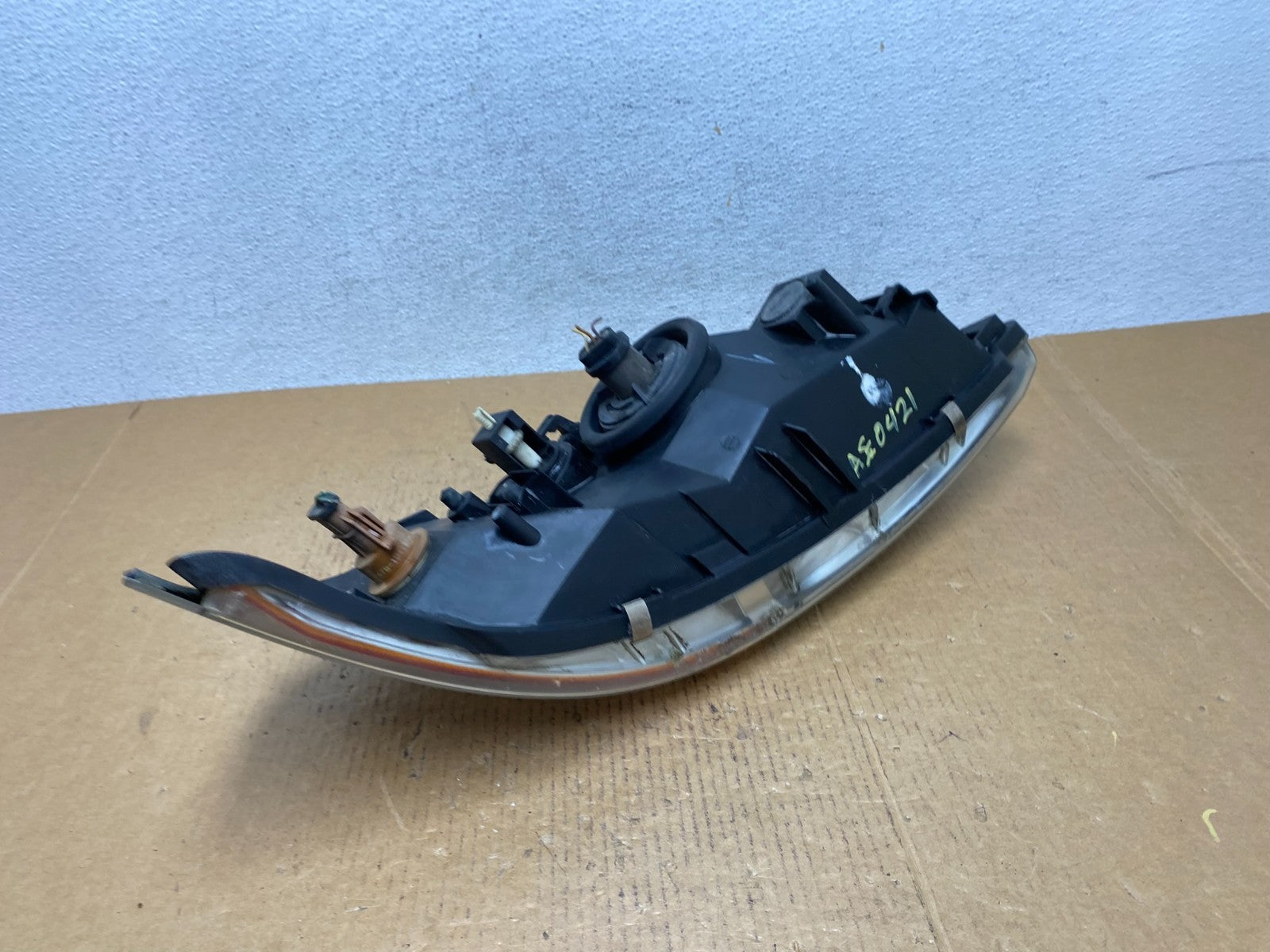 1999 to 2003 Ford Windstar Left Driver LH Halogen Headlight AE0421 DW7