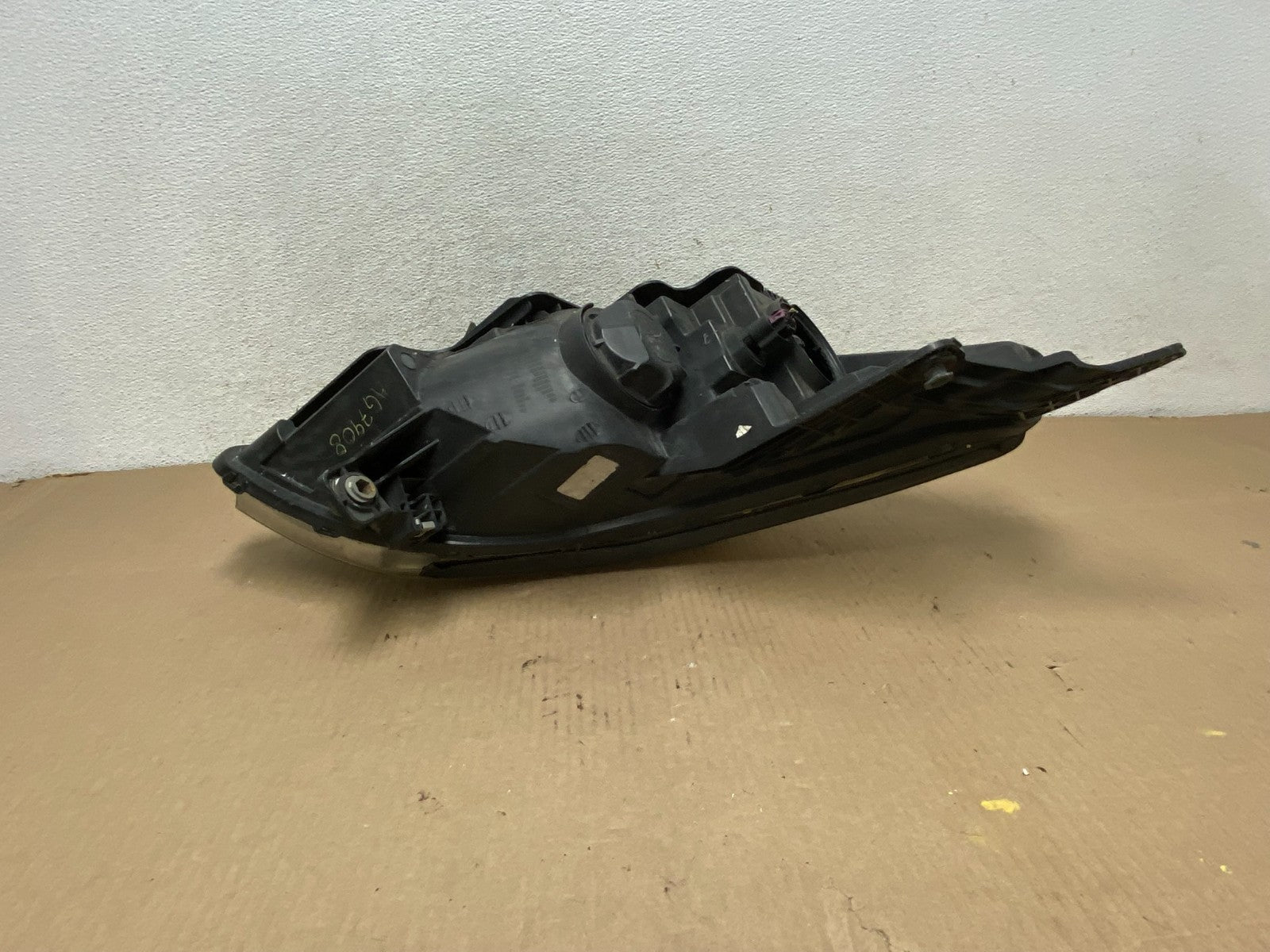 2009 to 2012 Chevrolet Traverse Left Driver Side Halogen Headlight AG7908 DW7