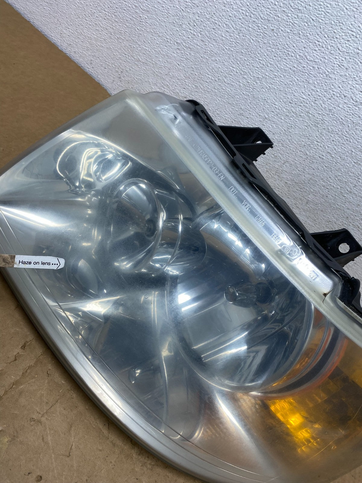 2003 - 2006 Ford Expedition Left Driver LH Side Headlight Halogen AD1315 DW4