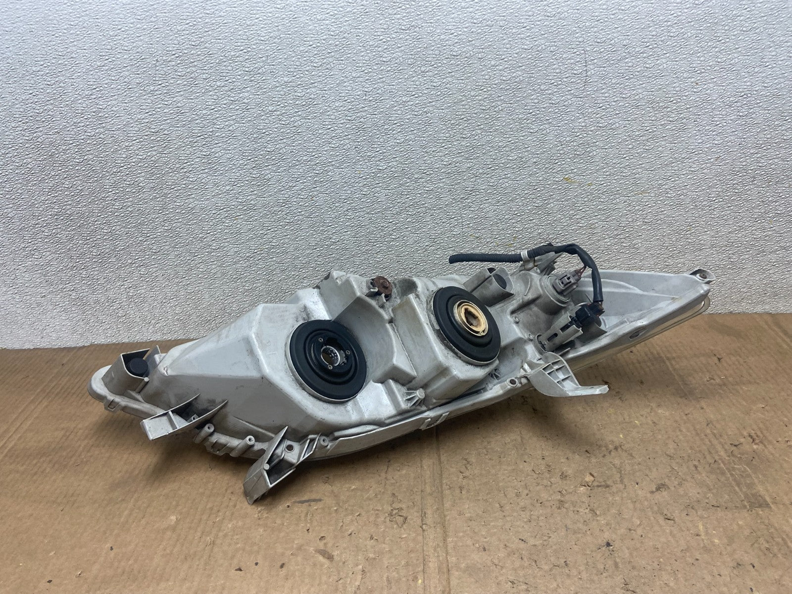 2010 - 2011 Toyota Camry Left Driver LH Halogen Headlight AA6893 DW5