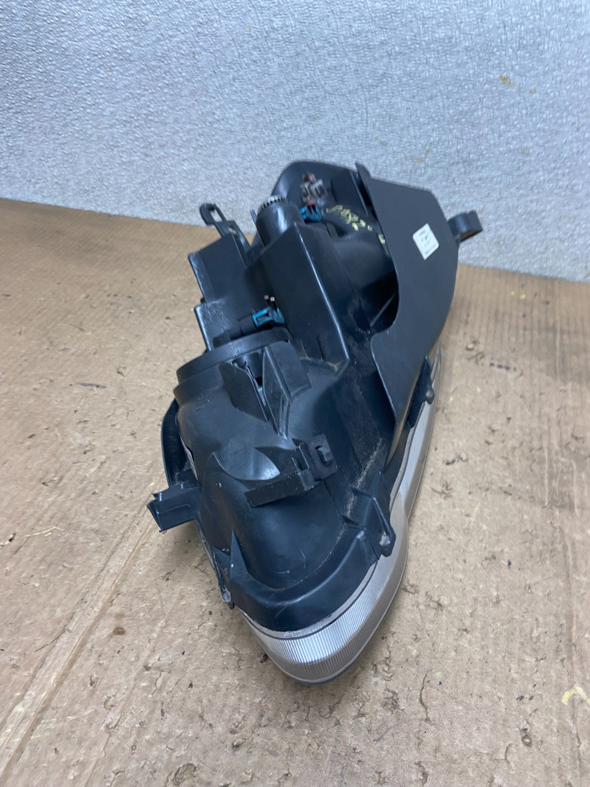 2005 to 2008 Toyota Corolla Right Passenger RH side Headlight AA8234 DW9