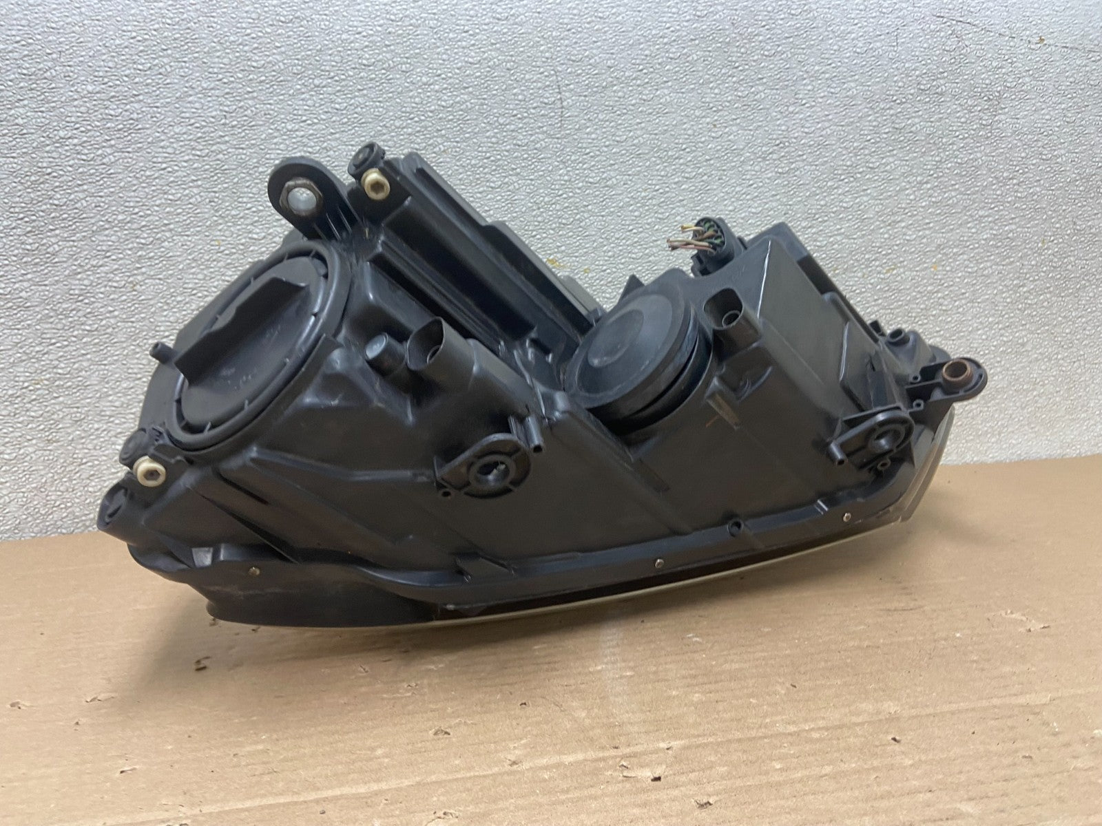 2011 to 2014 Volkswagen Jetta Right Passenger RH Headlight Halogen AA8721 DW5