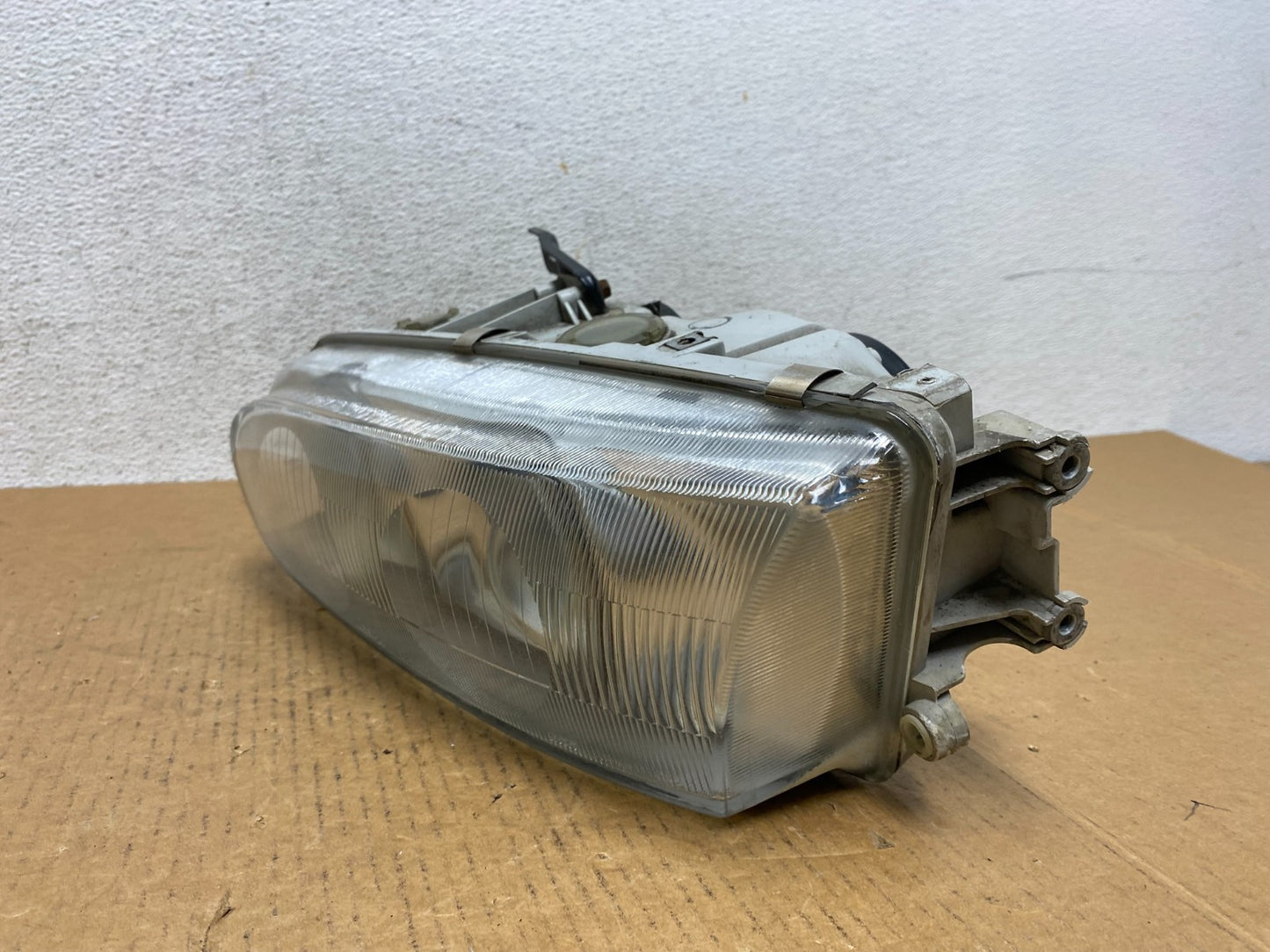 1993 to 1994 Infiniti J30 Left Driver LH Side Halogen Headlight AD9196 DG1