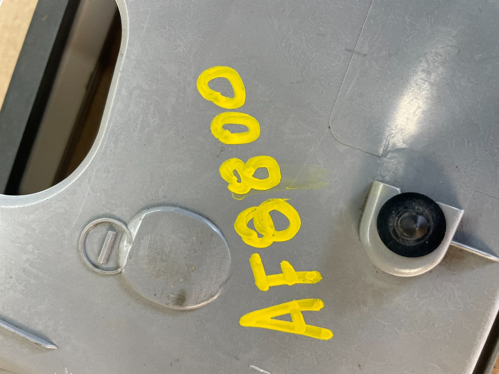 2002 2003 2004 Infiniti I35 Trunk Lid Rear License Plate Garnish AF8800 DG7