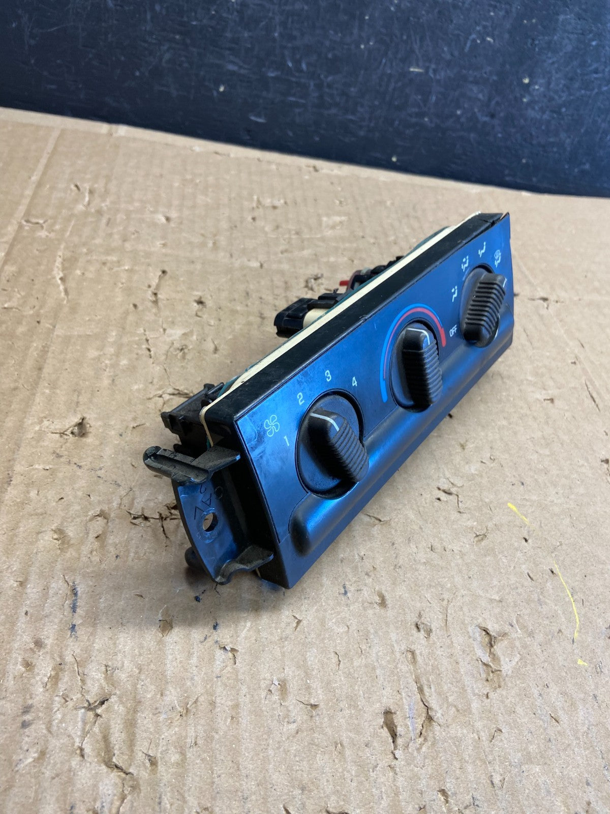 1999 to 2002 Chevrolet Silverado HVAC Heater Climate Control Module ad6797 DG1