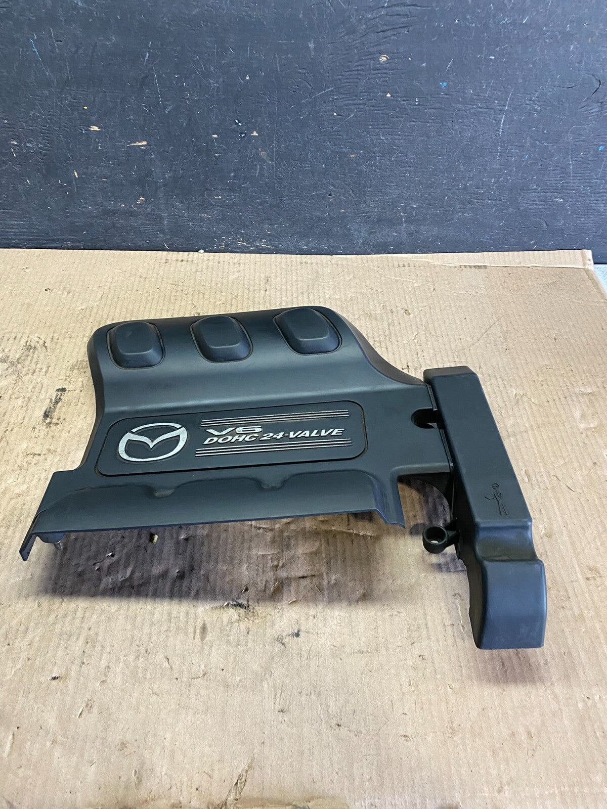 2001 to 2004 Mazda Tribute  DOHC 24 VALVE Engine Shield Top Cover L9425 PS0