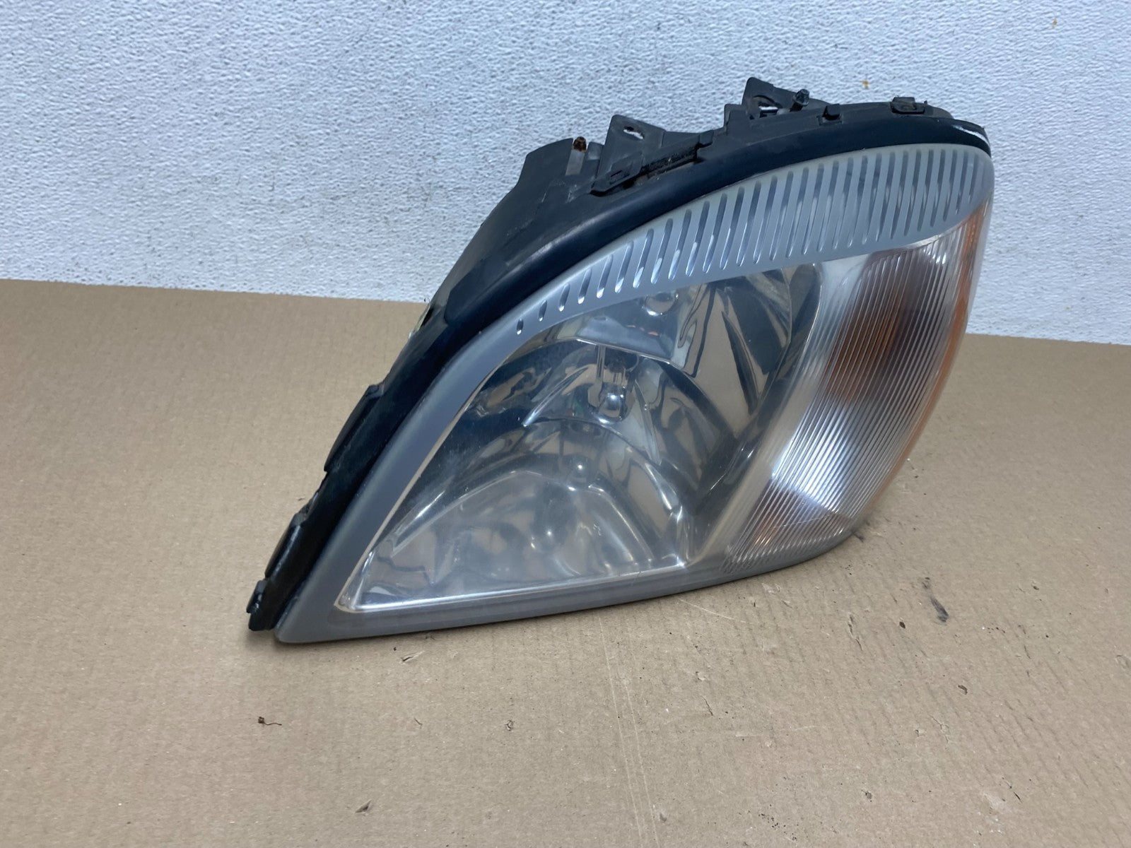 2000 to 2005 Cadillac Deville Left Driver LH Side Headlight AE6955 DW2