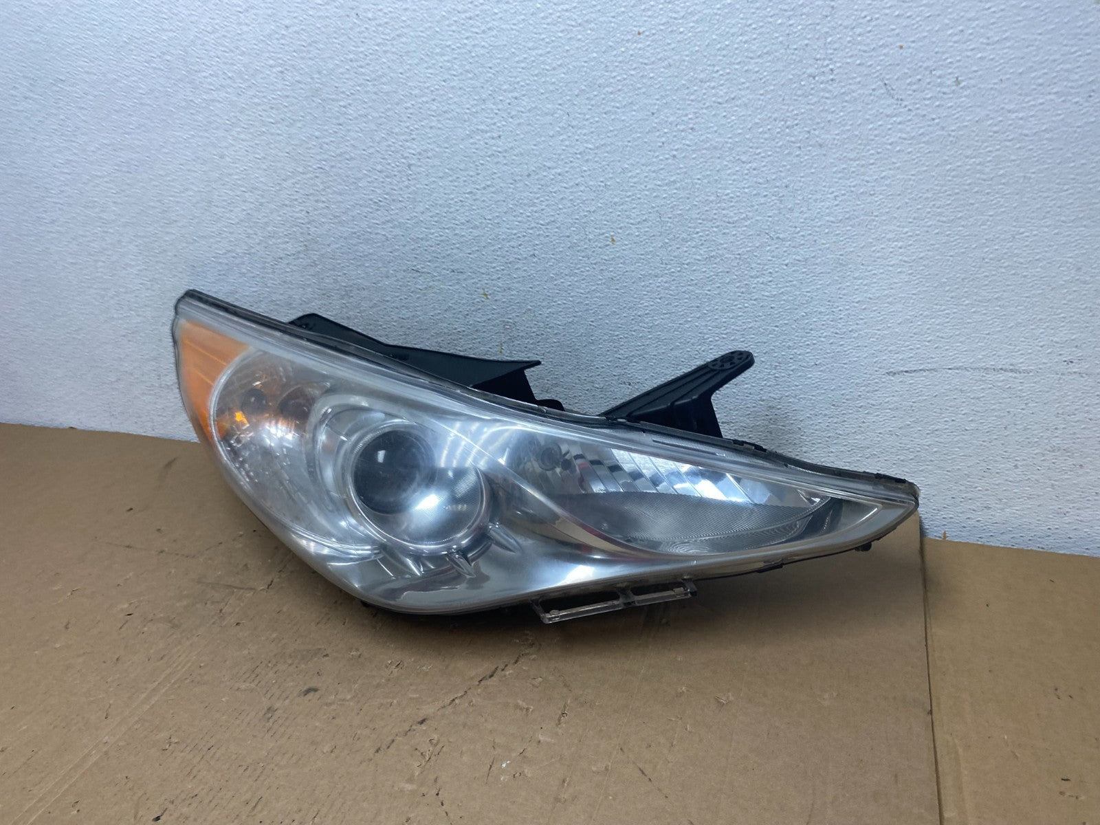 2011 - 2014 Hyundai Sonata Right Passenger Rh Side Headlight Halogen AD7973 DW1