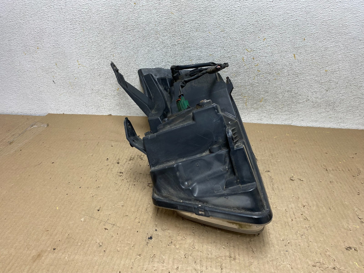 2006 to 2009 Pontiac Torrent Right Passenger RH Side Halogen Headlight AH6039 DW7