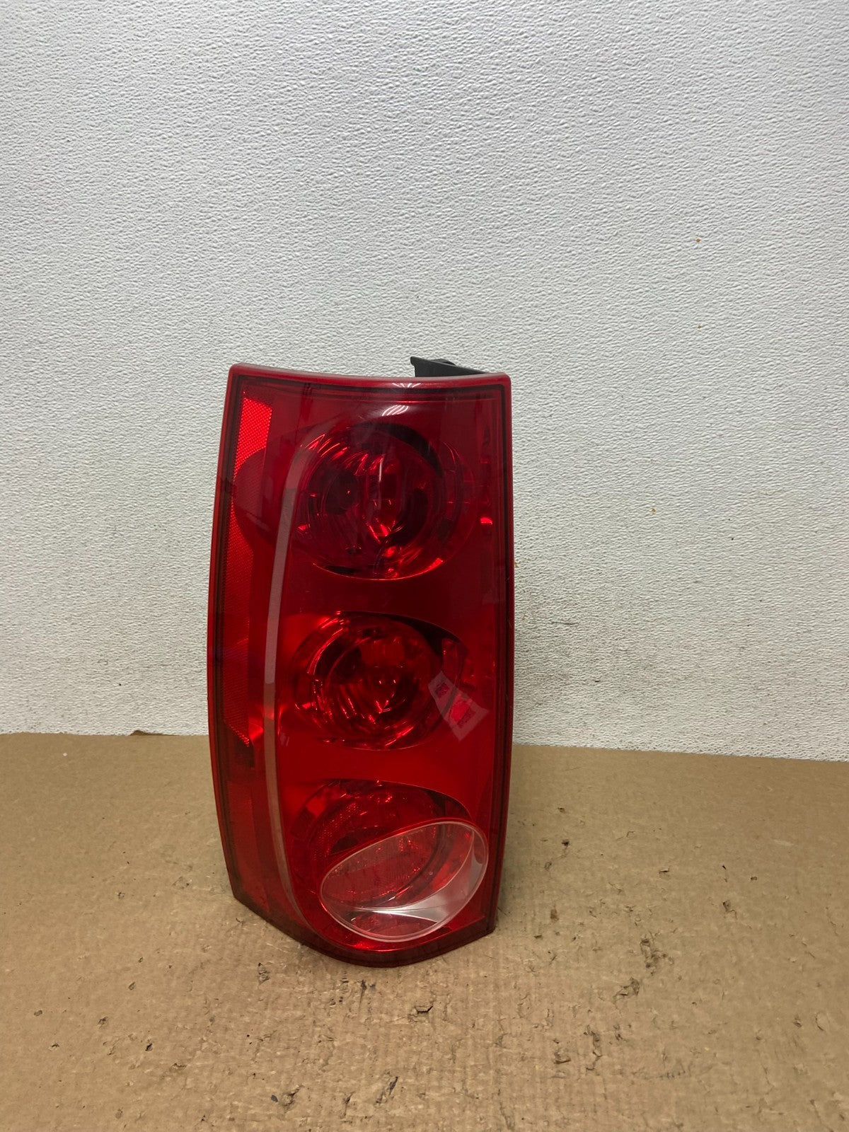 2007 to 2011 GMC Yukon Left Driver LH Side Tail Light AF8366 DW0