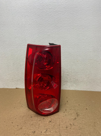 2007 to 2011 GMC Yukon Left Driver LH Side Tail Light AF8366 DW0