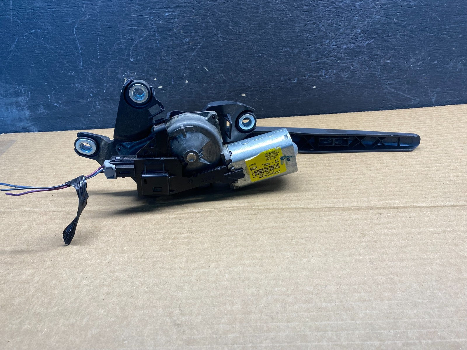 2011 to 2019 Ford Explorer Rear Windshield Wiper Motor AF6721 DG5