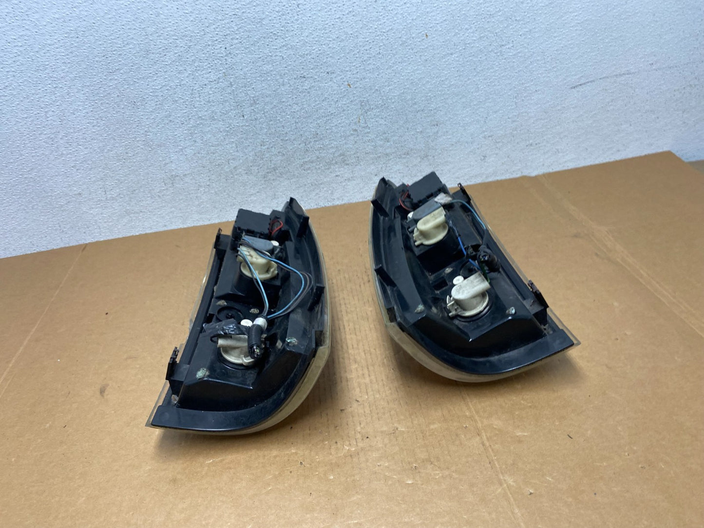 1999-2002 Chevrolet Silverado 1500 Left+Right Set Side Tail lights ad9085 DG11