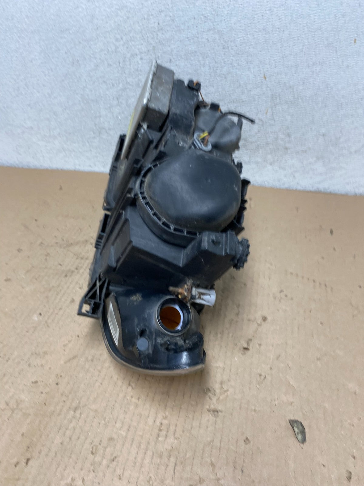 2002 - 2005 BMW 3 E46 Sedan Right Passenger RH Xenon HID Headlight AF3208 DW6