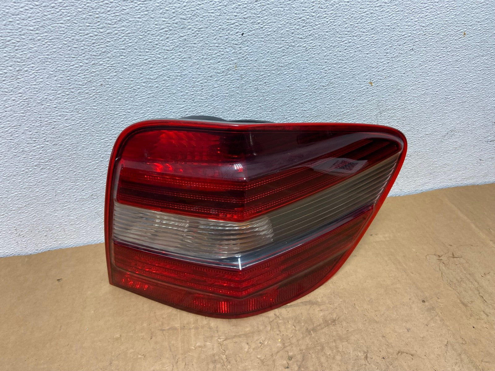 2009 to 2011 Mercedes ML350 ML-Class Right Passenger RH Tail Light AD1340 LK0