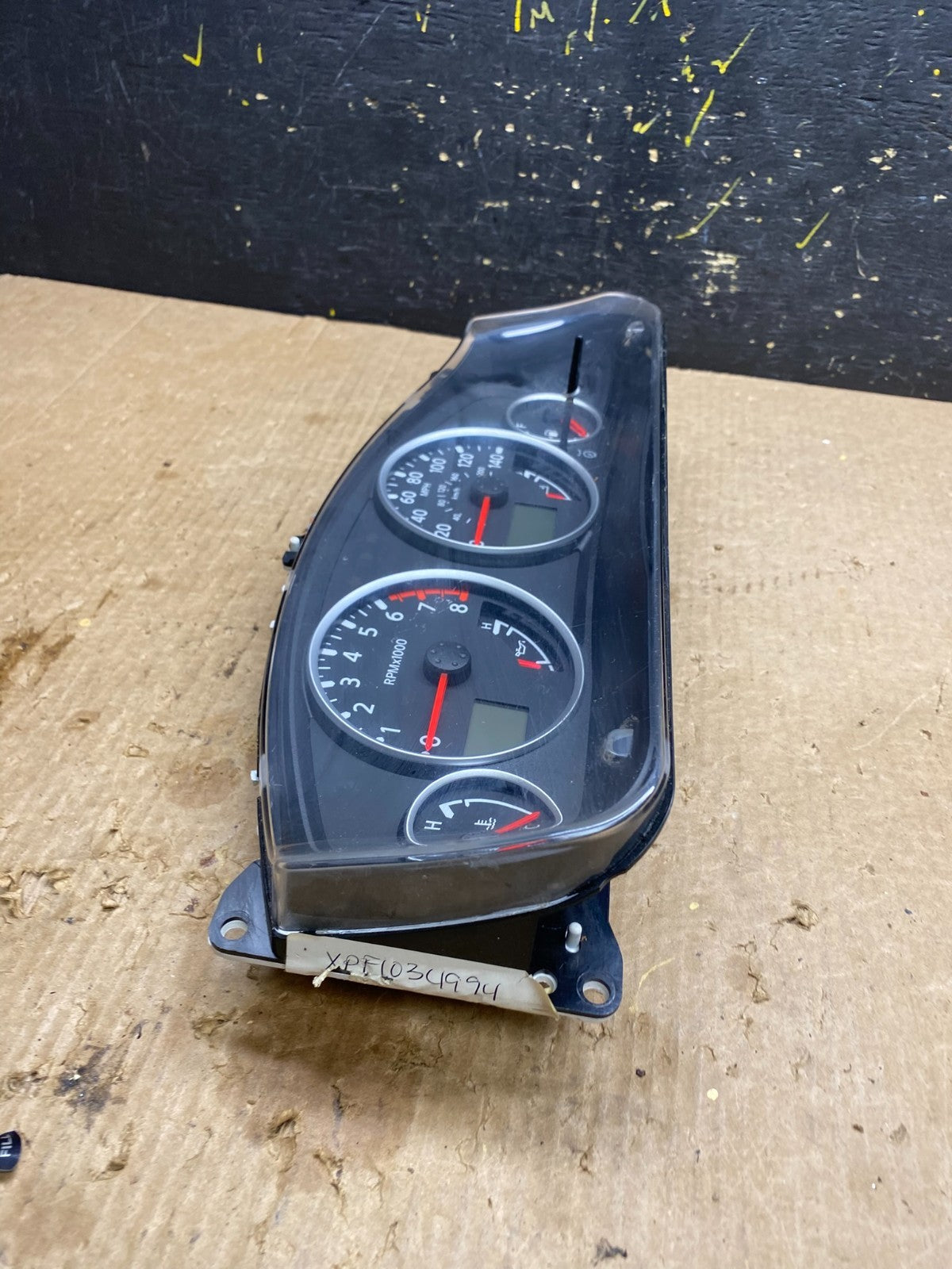 2005 Nissan Pathfinder Speedometer Cluster Gauge OEM  z4606 DG2