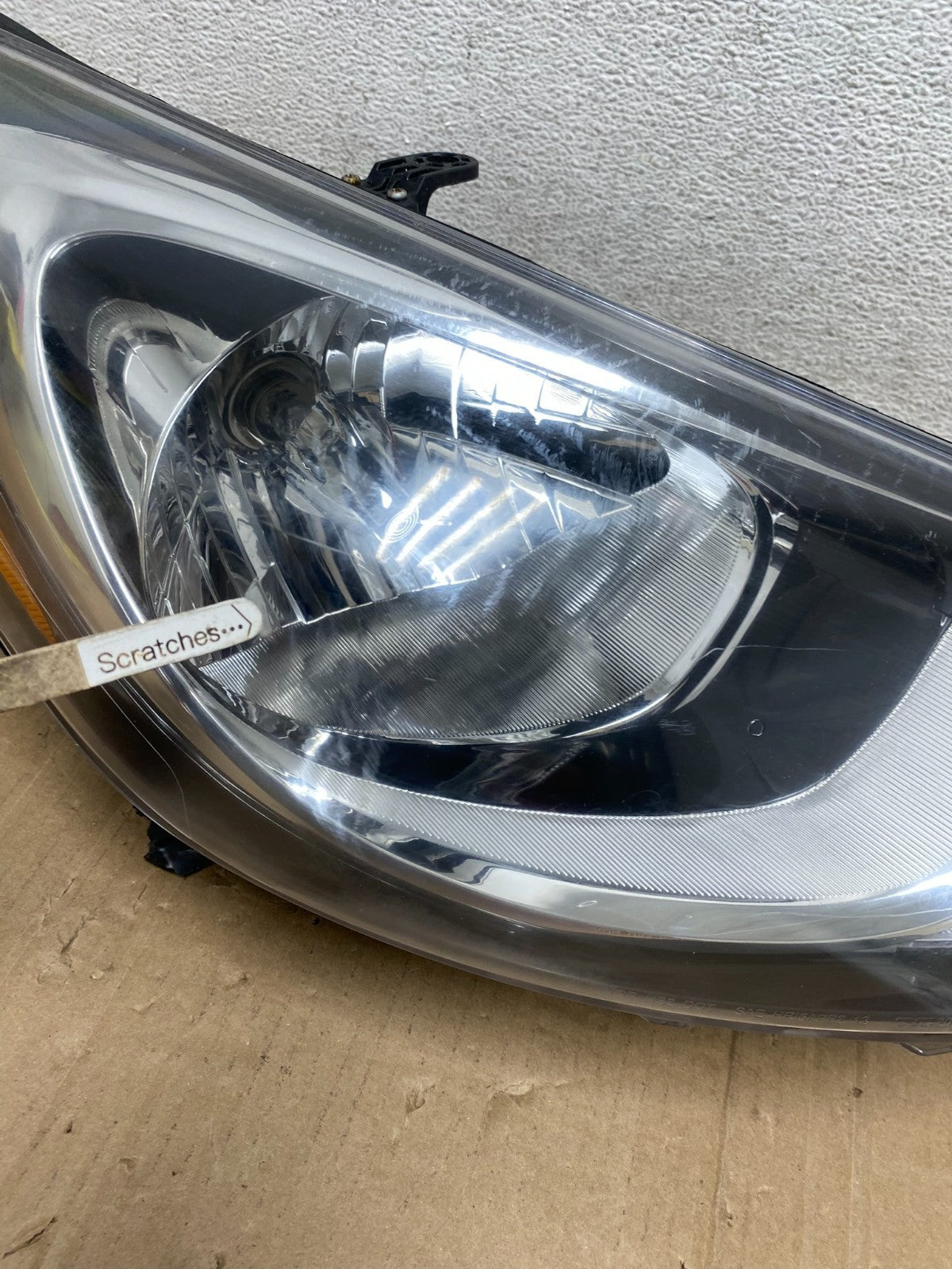 2013 to 2017 Hyundai Accent Right Passenger RH Side Headlight AE9125 DW3