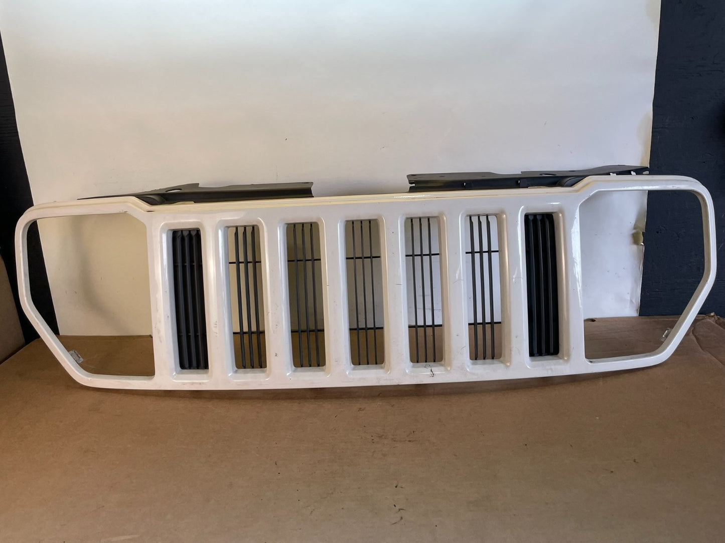 2008 to 2012 Jeep Liberty Front Upper Grill Grille AG0866 DG0